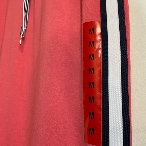 Women’s Tommy Hilfiger 3/4 Skirt Pink White & Navy Blue Size Medium Side Stripes - Picture 3 of 8